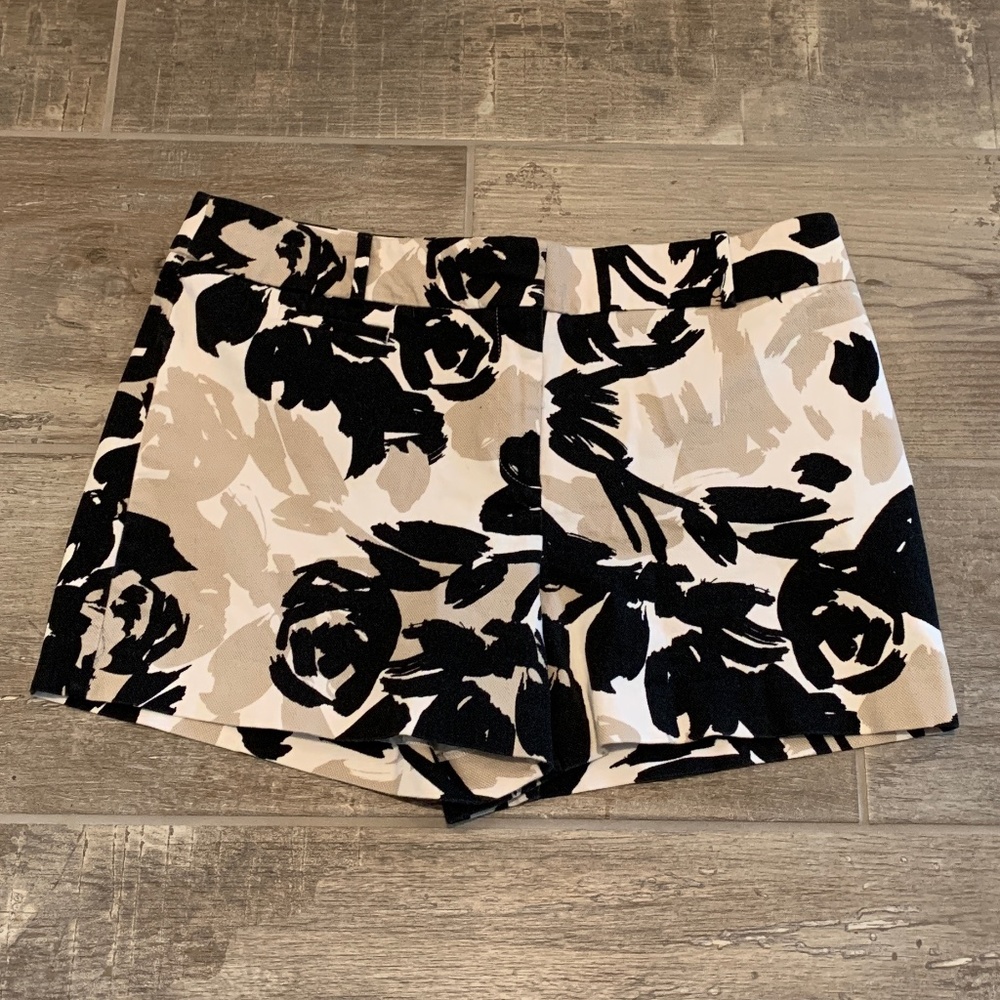 LOFT Black, Tan and White Design Riviera Shorts Size 12